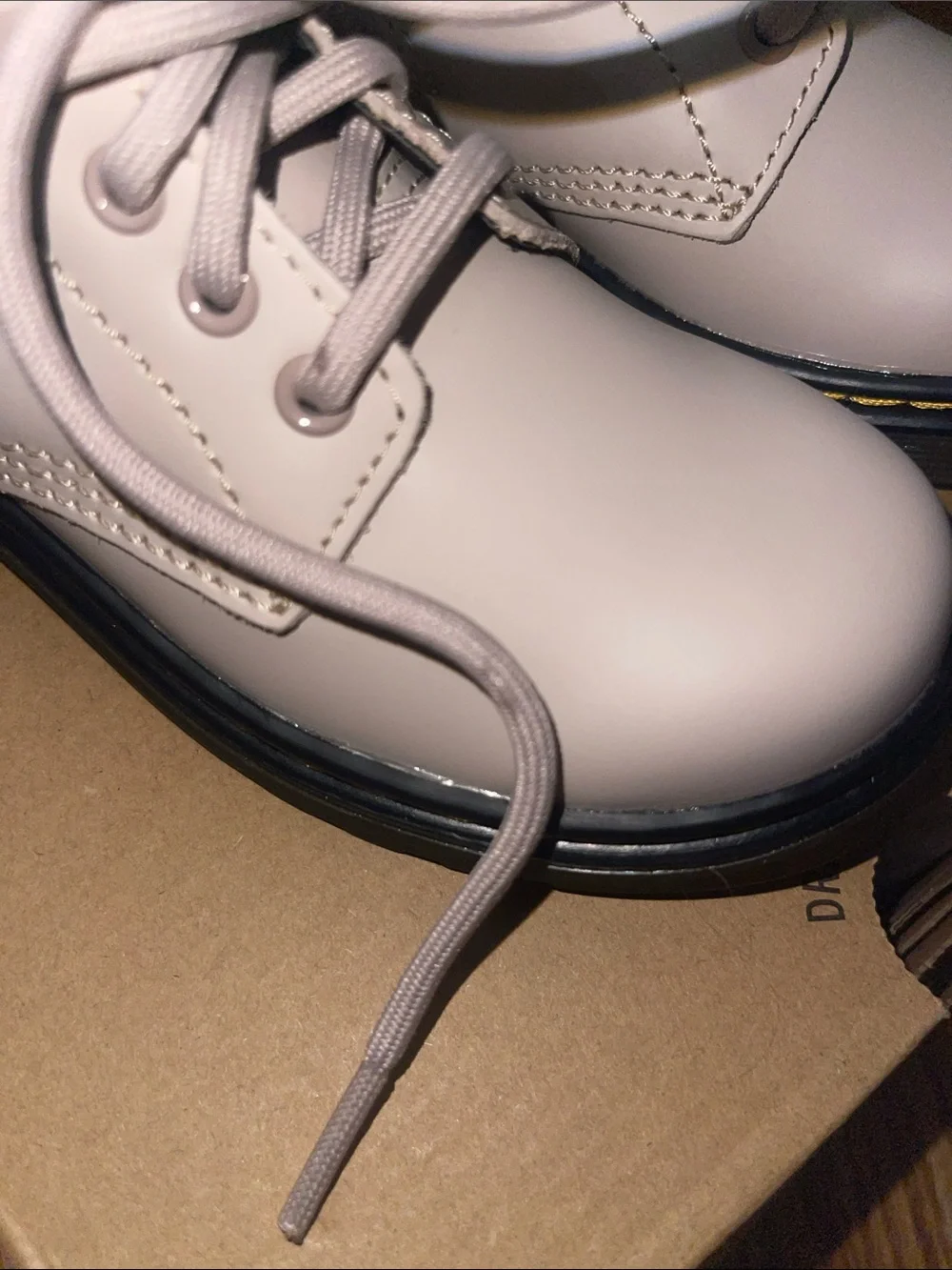 As is dr marten vintage taupe size 11